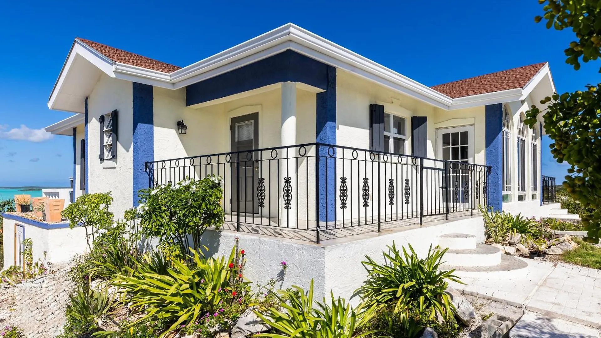 Waterside Home, Shaded Whirlpool Spa, Outdoor Dining, Smart Tv, Amazon Prime Five Cays Settlement Turks og Caicos Islands