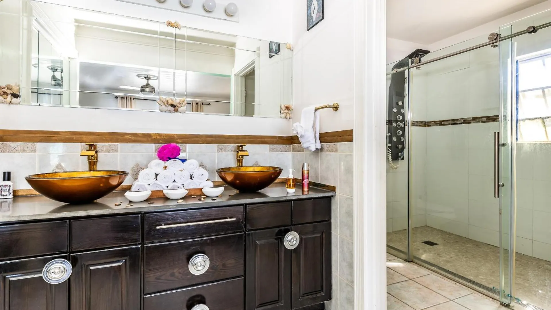 Waterside Home, Shaded Whirlpool Spa, Outdoor Dining, Smart Tv, Amazon Prime Five Cays Settlement