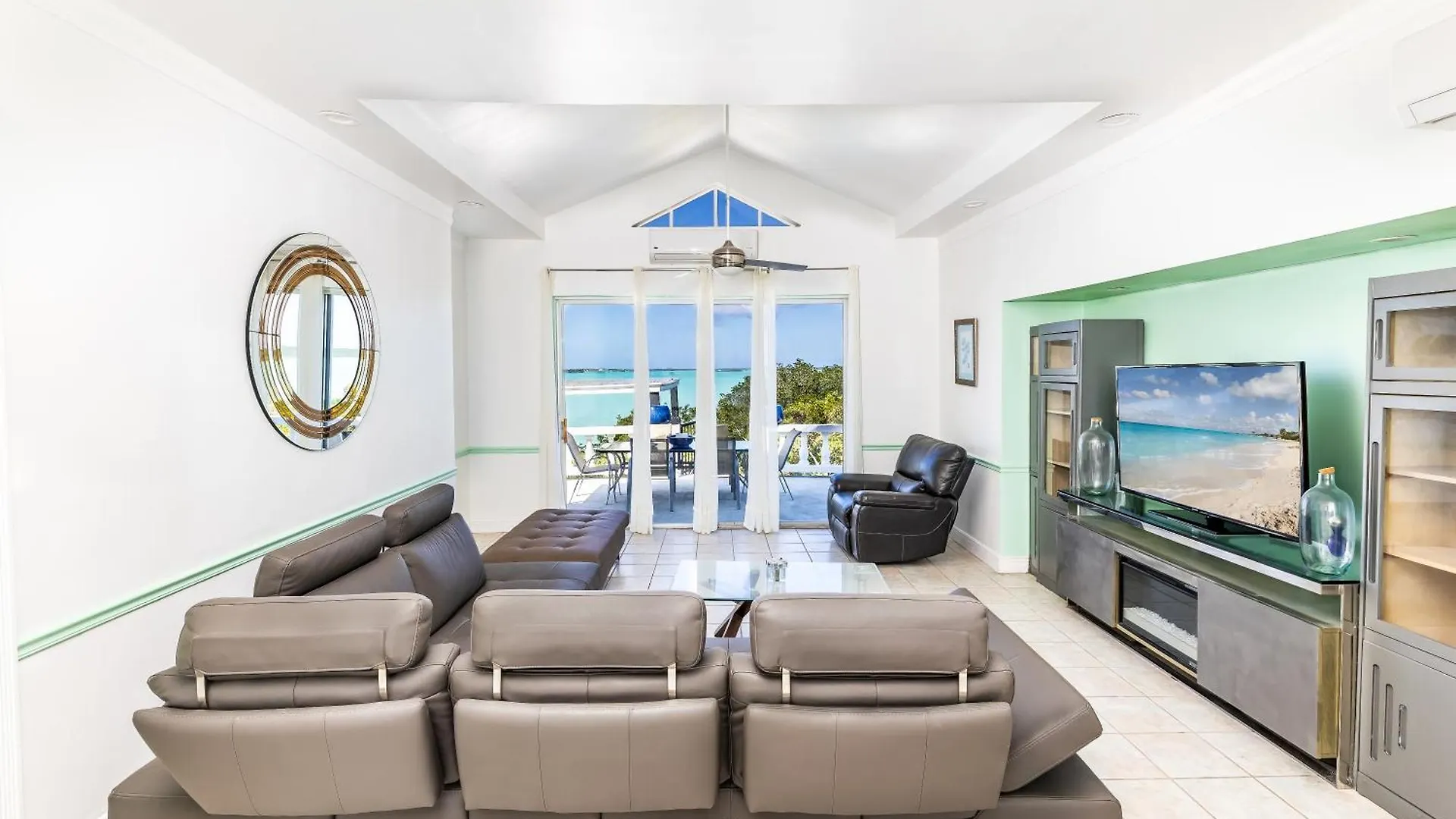 Waterside Home, Shaded Whirlpool Spa, Outdoor Dining, Smart Tv, Amazon Prime Five Cays Settlement Turks- und Caicosinseln